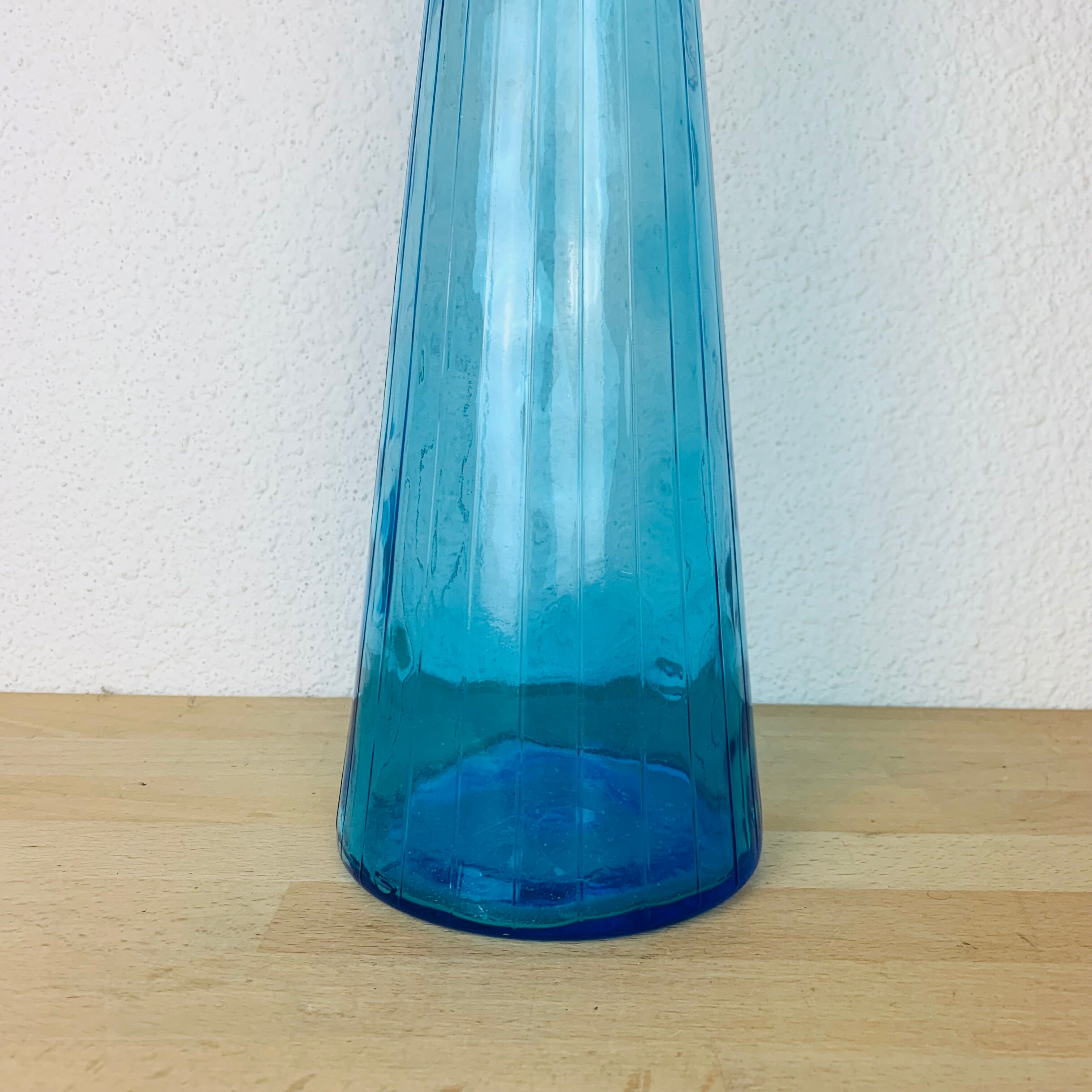 2 Italian Empoli decanters 66 cm mouth-blown glass