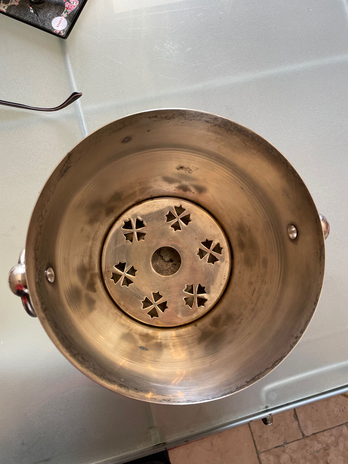 Champagne bucket with its fund