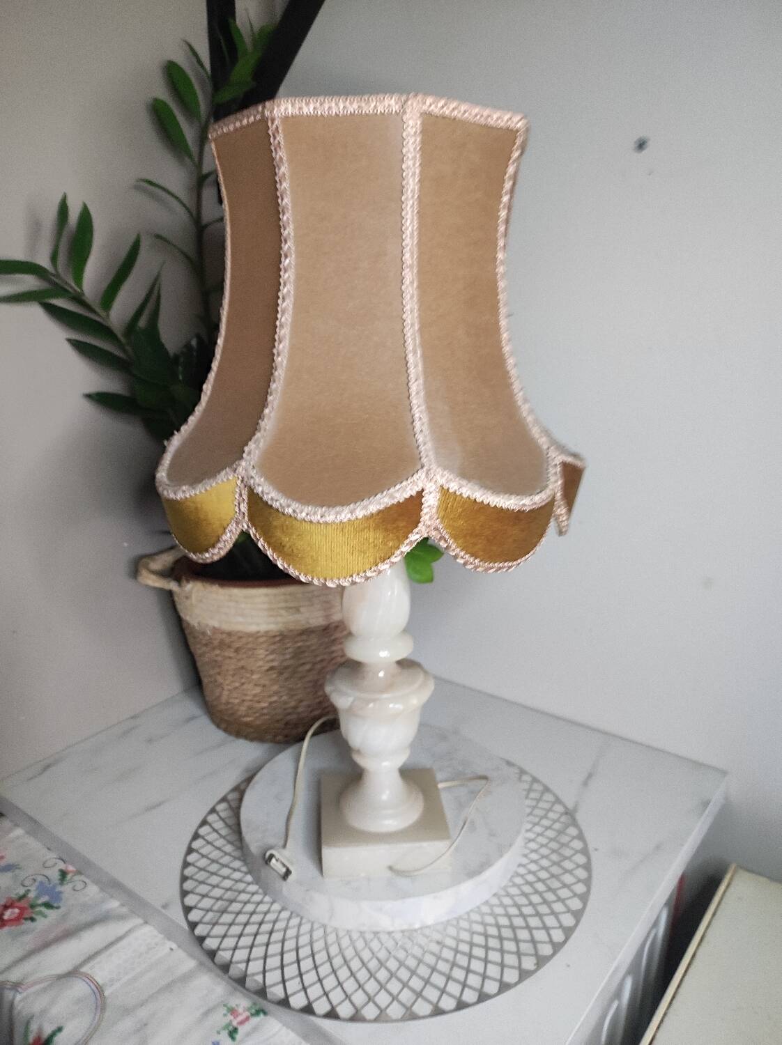 Vintage lamp with alabaster base