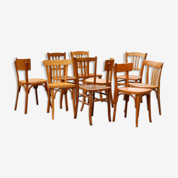 Lot 9 chaises bistrot mélangées années 40-60