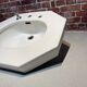 Vasque sur pied blanc