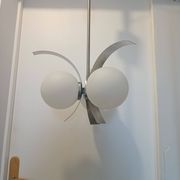 Vintage 3-branch chandelier in aluminum and opaline – 70s – Retro design