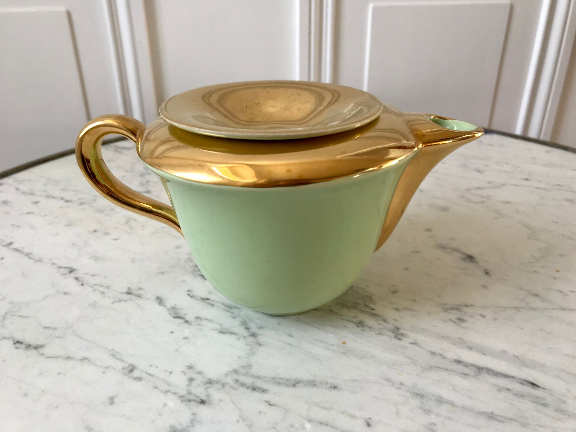 Duo of teapot and green milk pot sage 50s