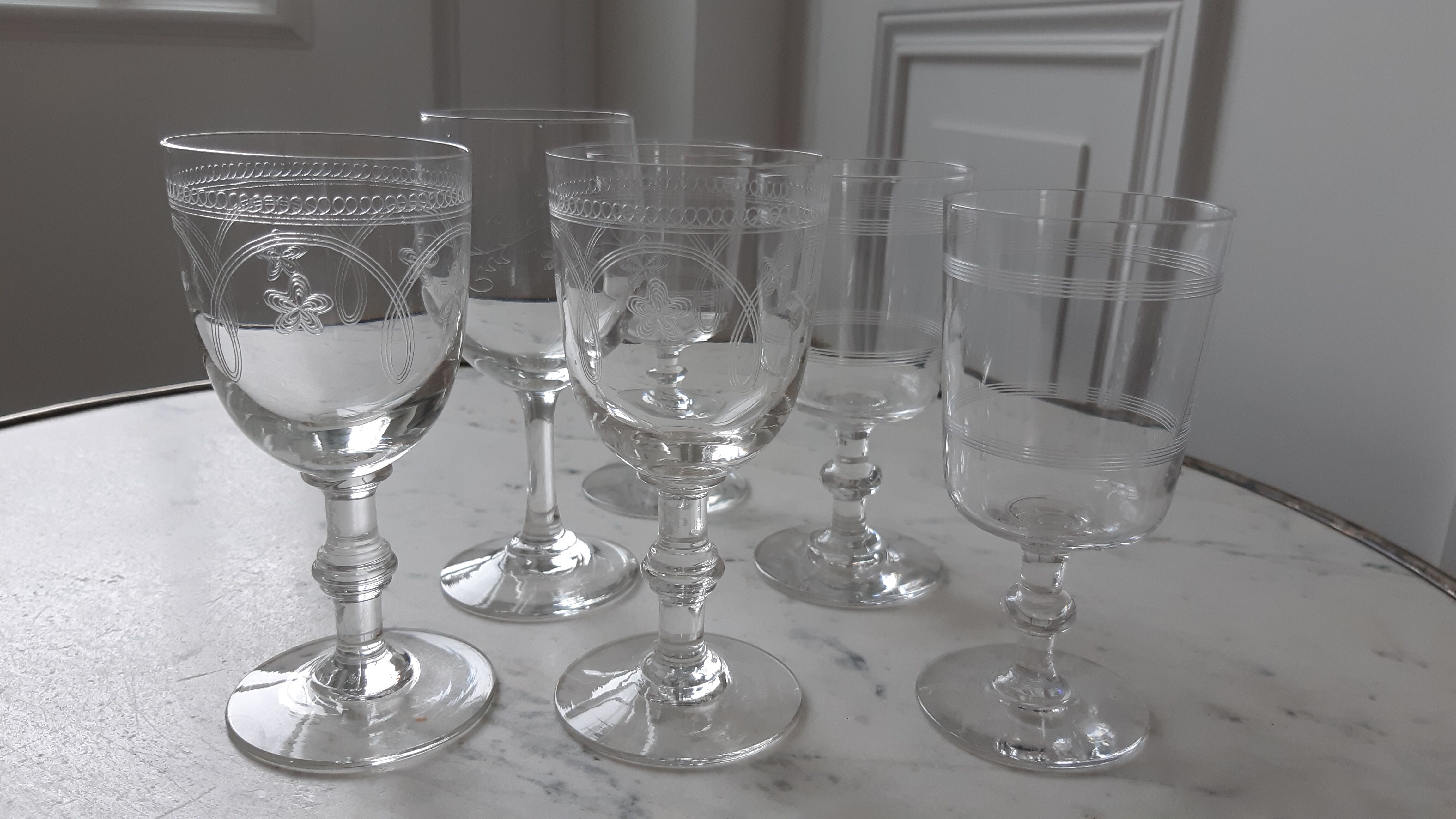 Set of 6 crystal wine glasses engraved 40-50s