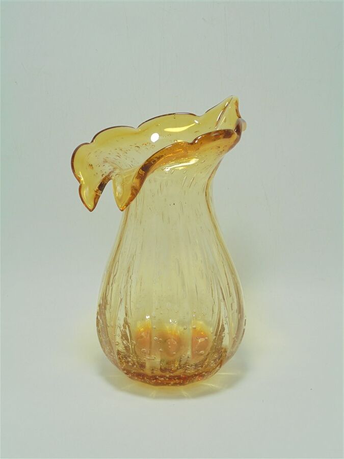 Bubbled glass vase
