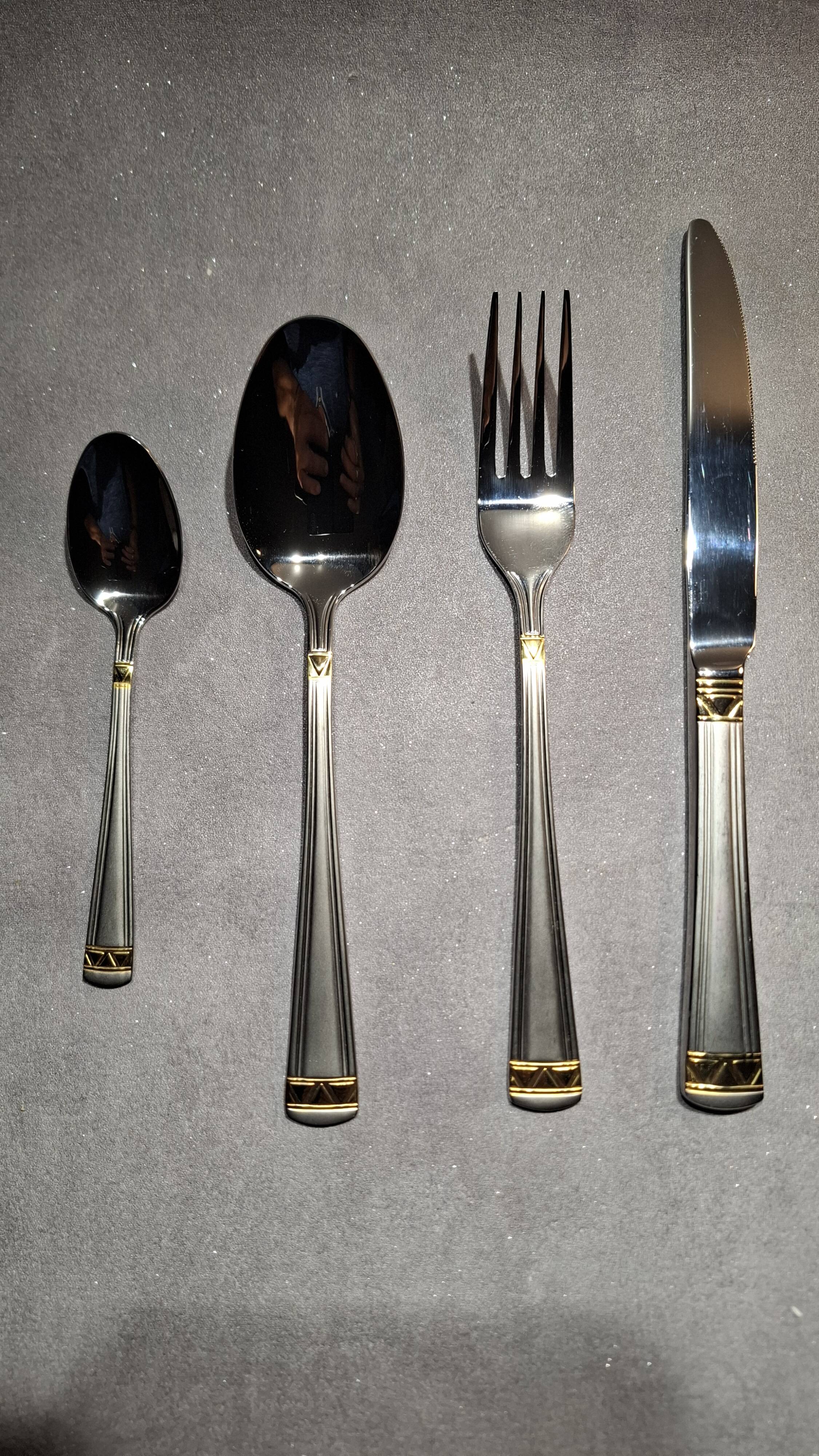 New complete Schneider cutlery set