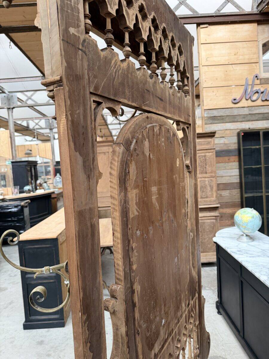 Entrance hall wardrobe in walnut, late 19th century.