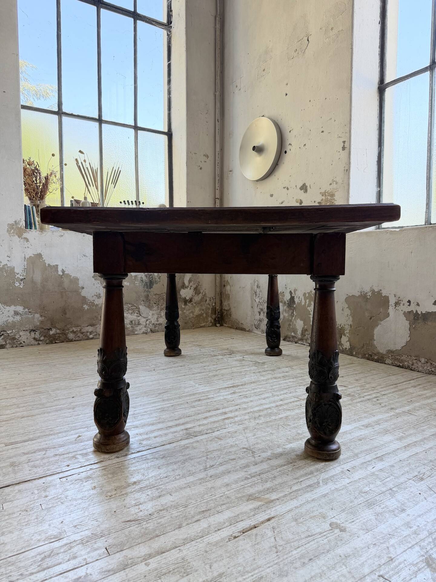19th-century castle table, carved solid oak, 190cm.