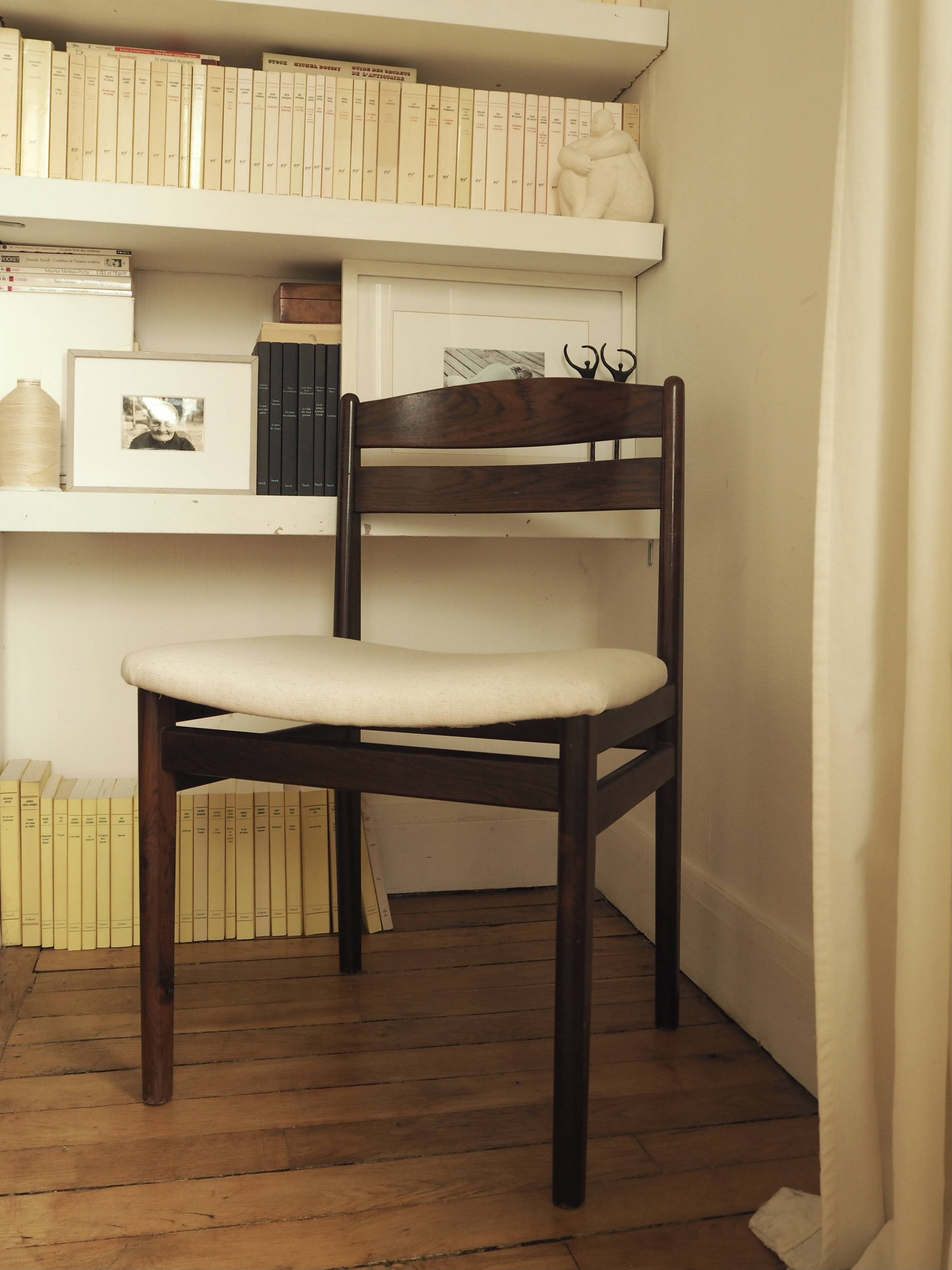 Chaise danoise en palissandre et tissu Pierre Frey