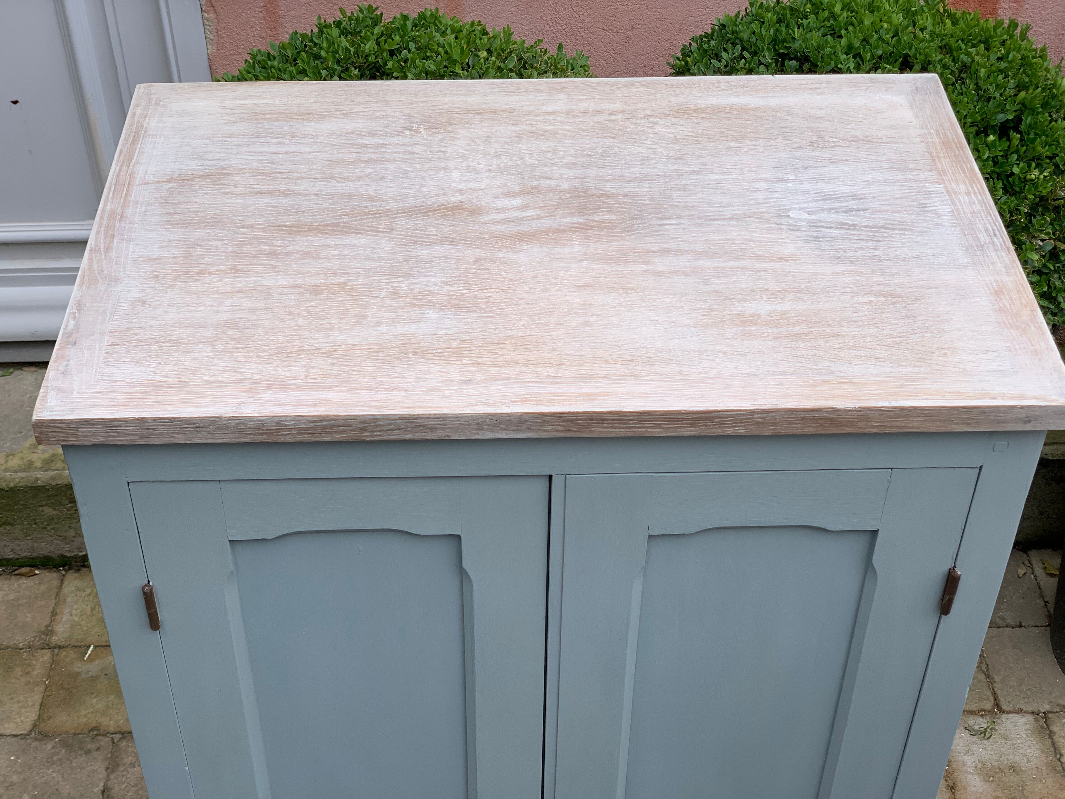 Parisian buffet green grey