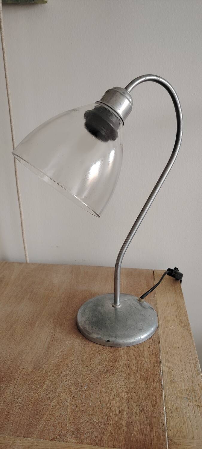 Table lamp