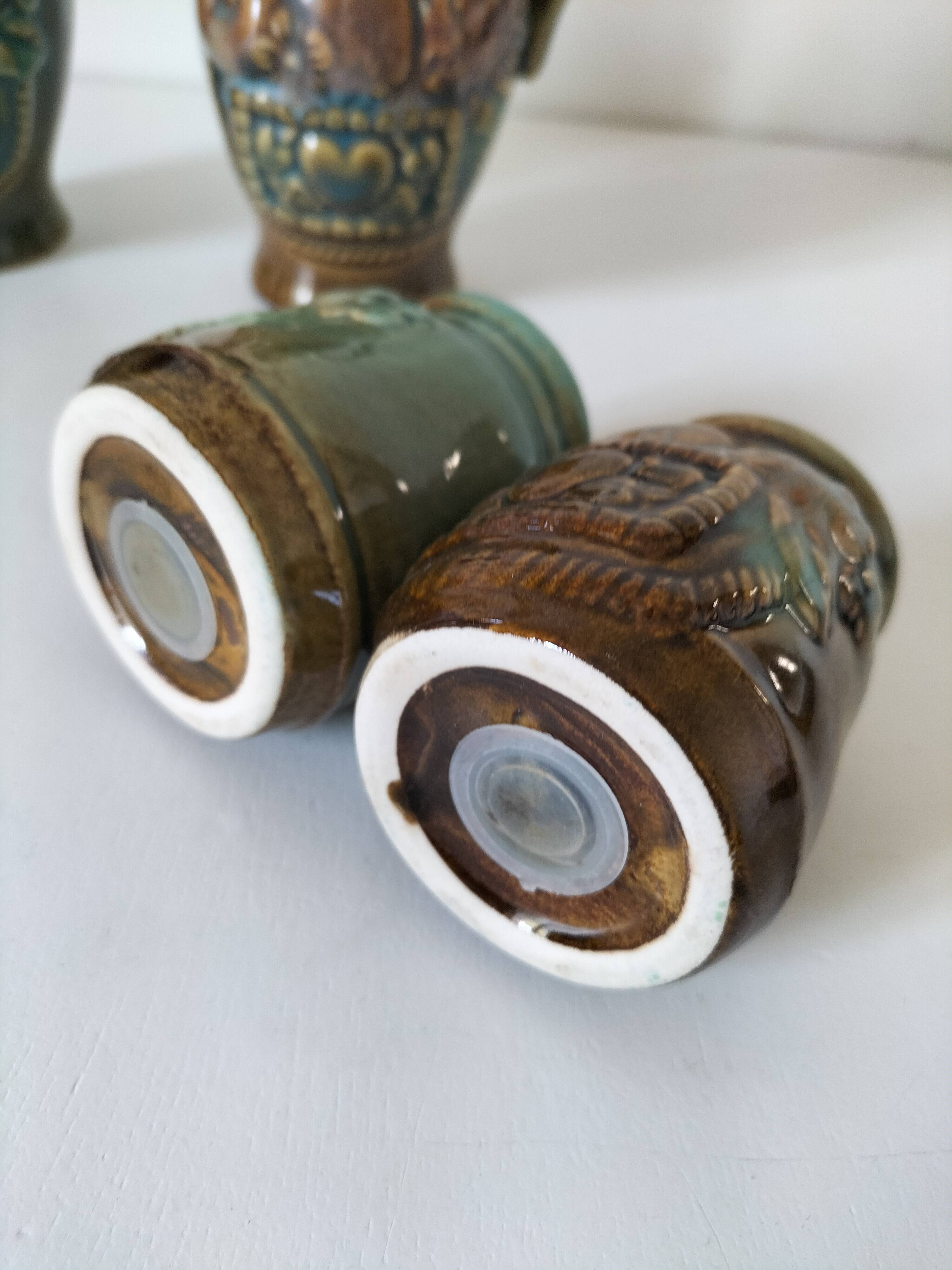Ensemble de table en céramique émaillée à décor en relief années 70