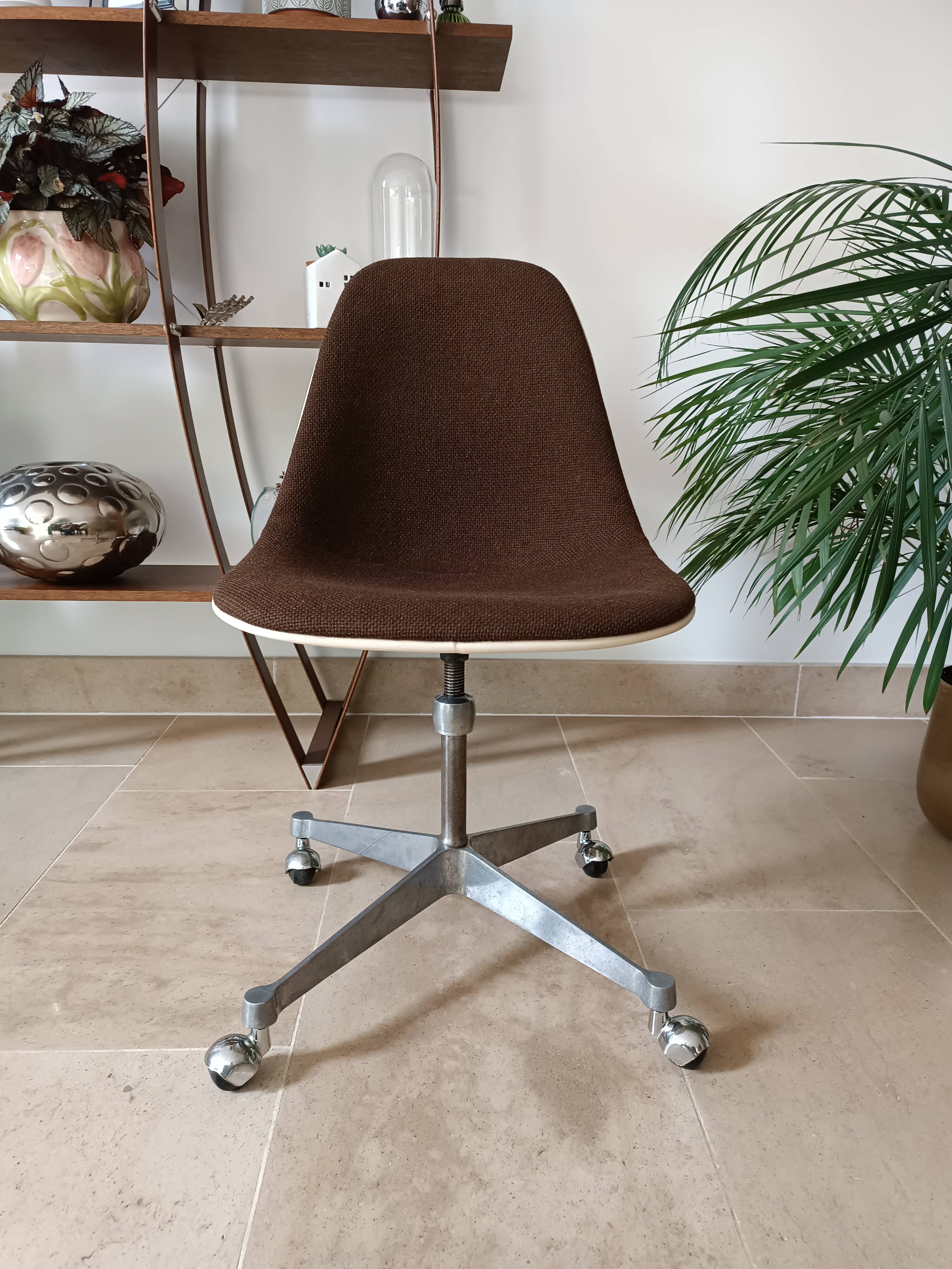 Hermann Miller Swivel Chair