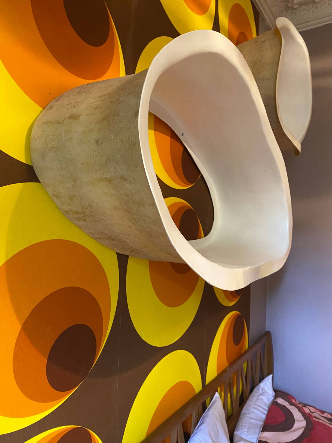 3 vintage ovoid shelves