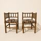 Duo de chaise d'angle en bois tourné bobines et assise tissu, milieu XXème