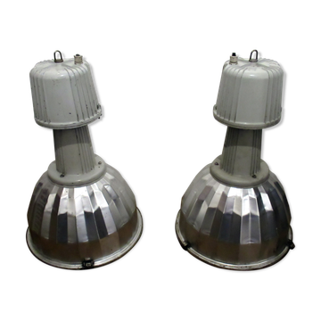 Paire de luminaires industriels