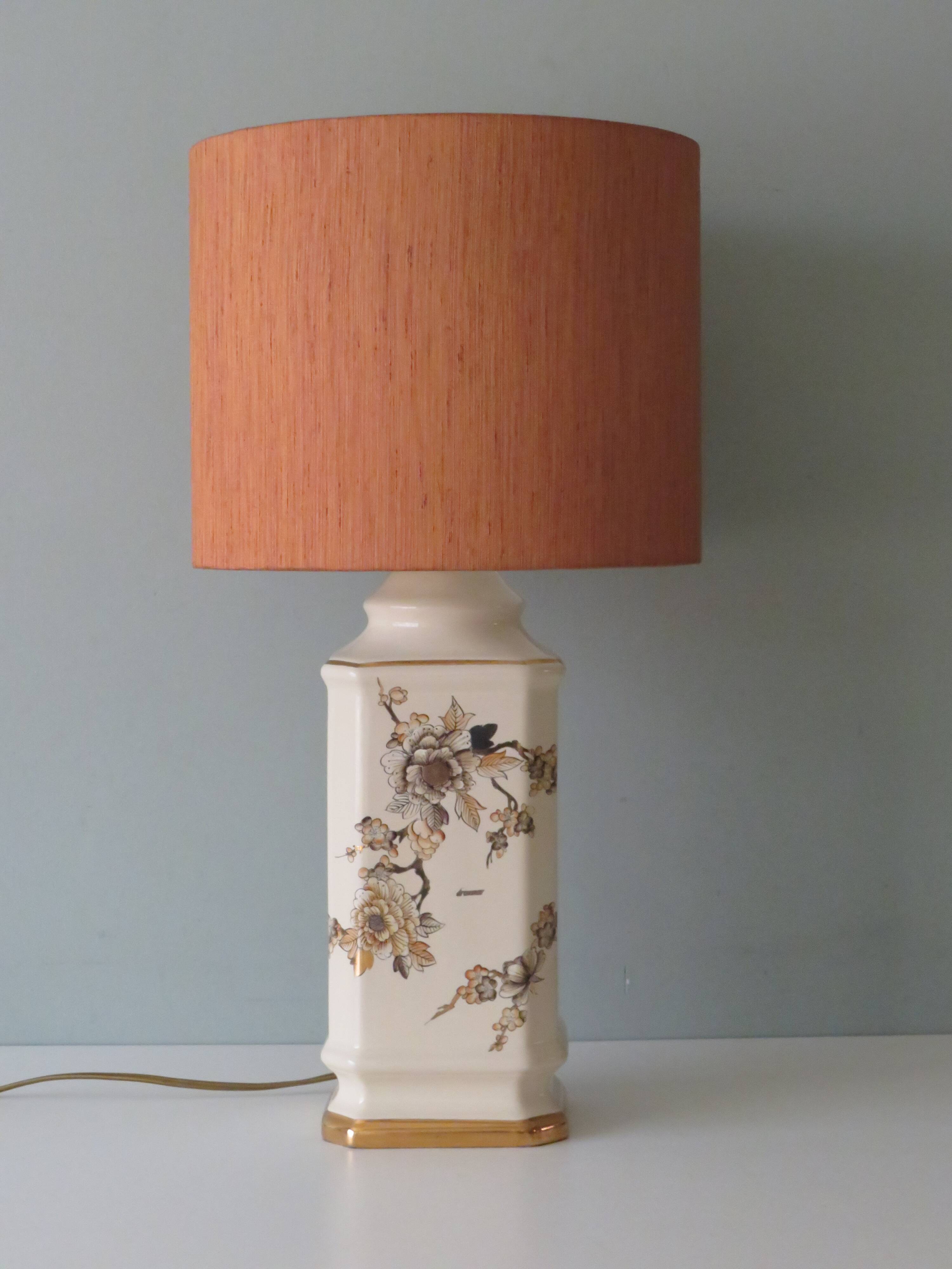 Lampe à poser en céramique émaillée couleur crème Louis Drimmer  avec nouvel abat-jour.