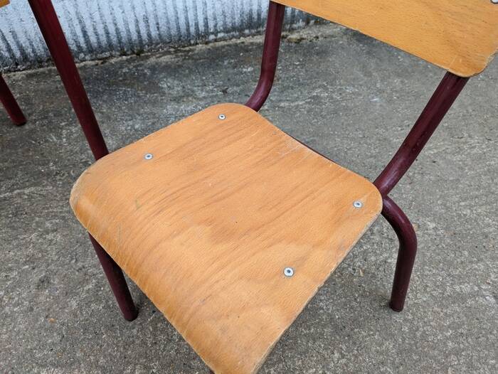 Desk and chair set (kindergarten)