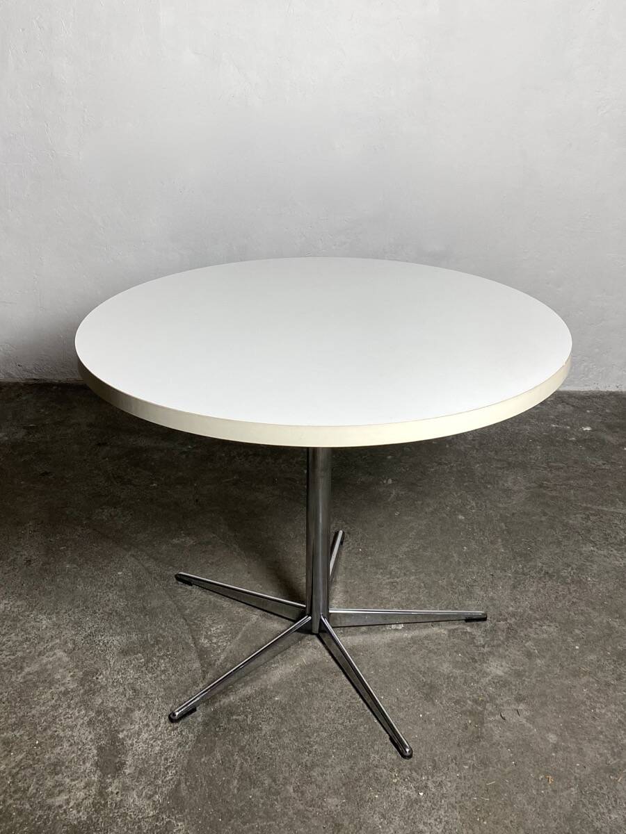 Vintage round dining table, 1960