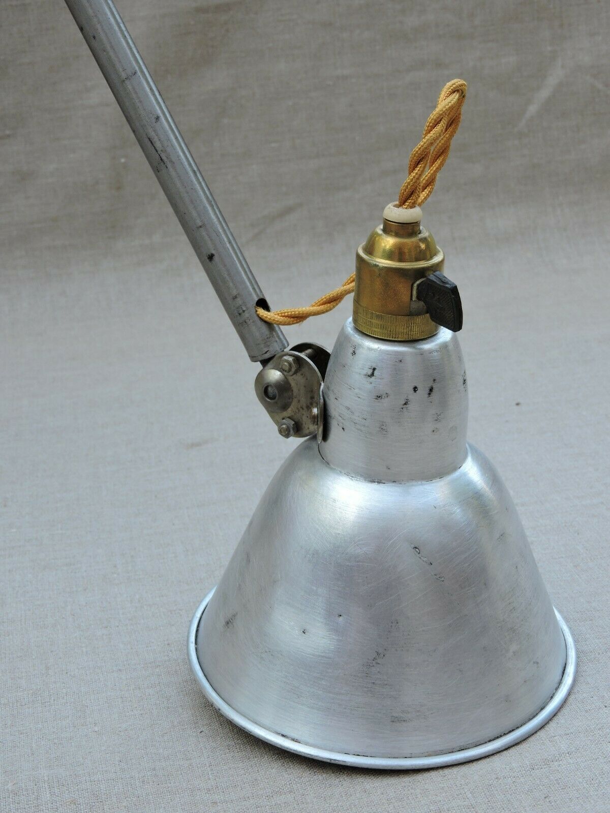 Vintage lamp apply mazda large model workshop wall