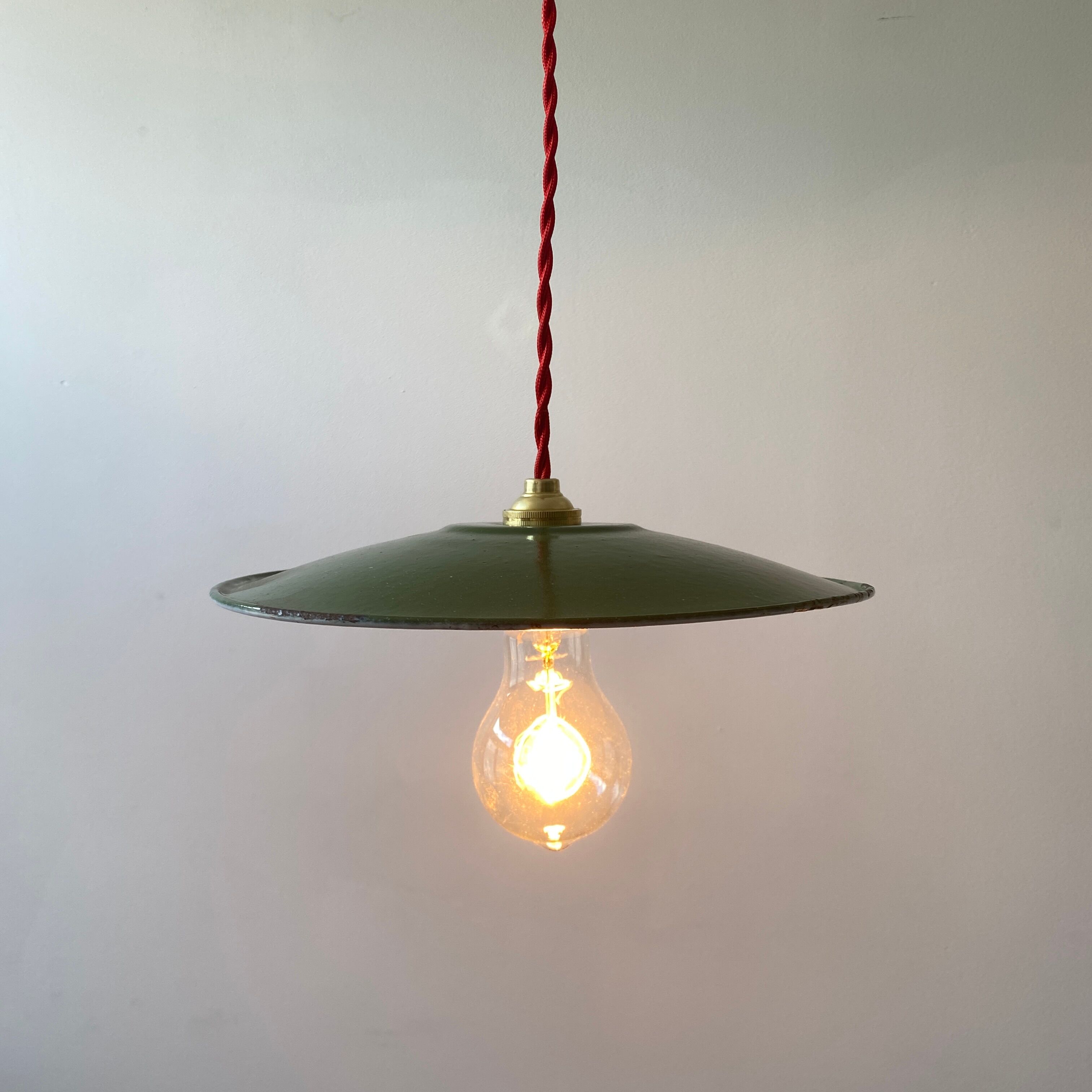 2 industrial suspensions in green enamelled sheet