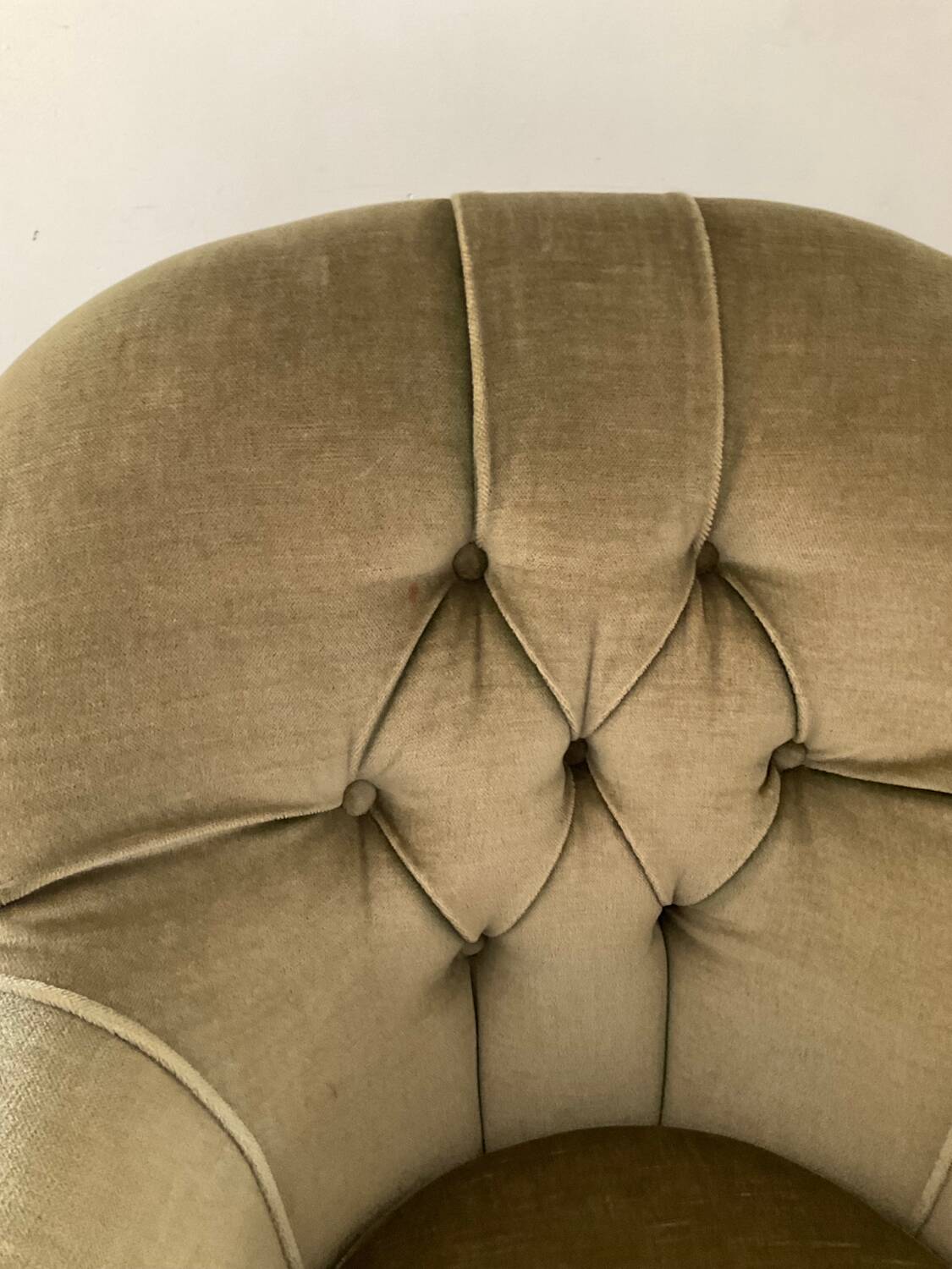 70s toad armchair in green velvet