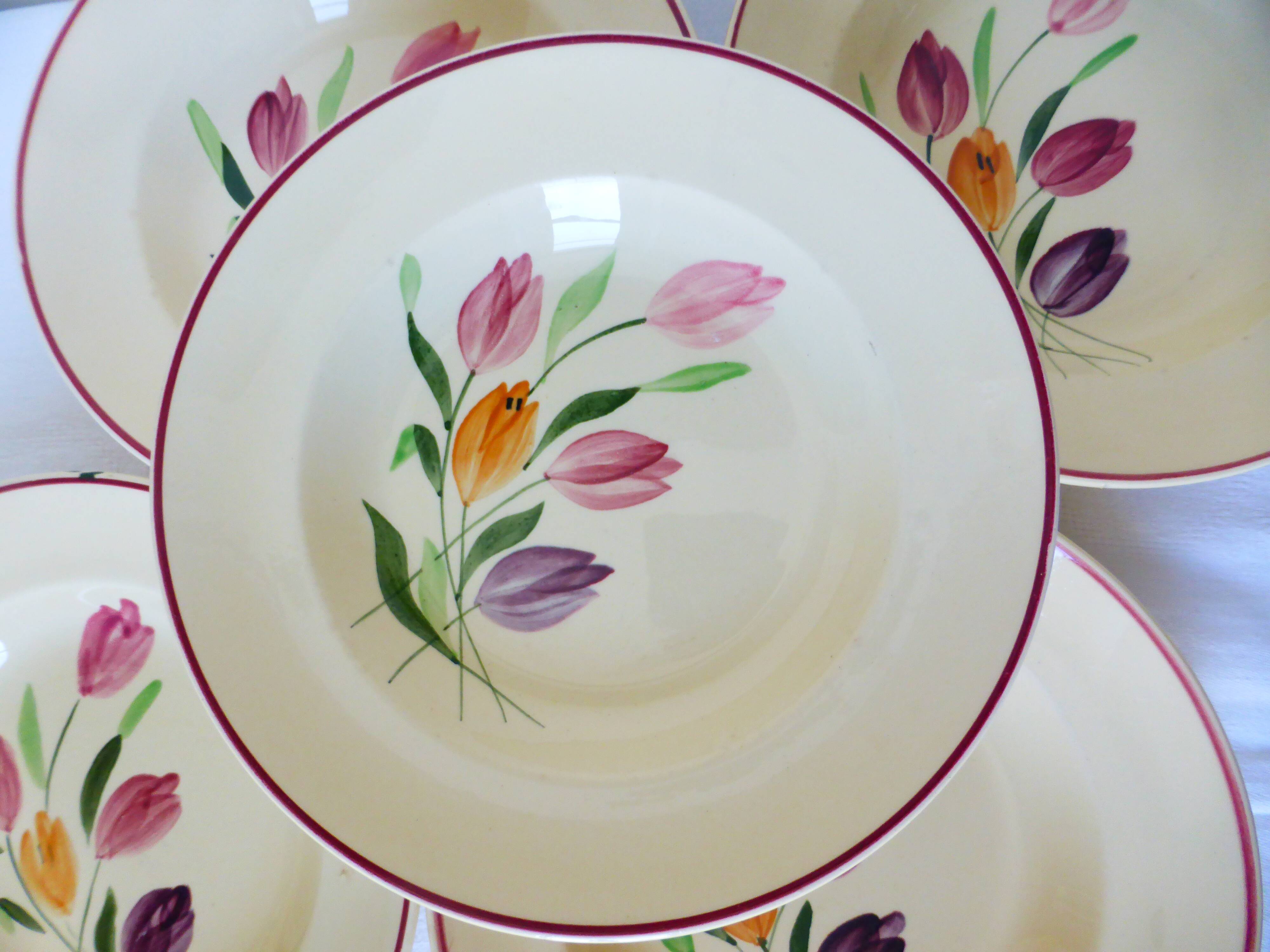 5 assiettes creuses de Longchamp modèle Tulipes 210747