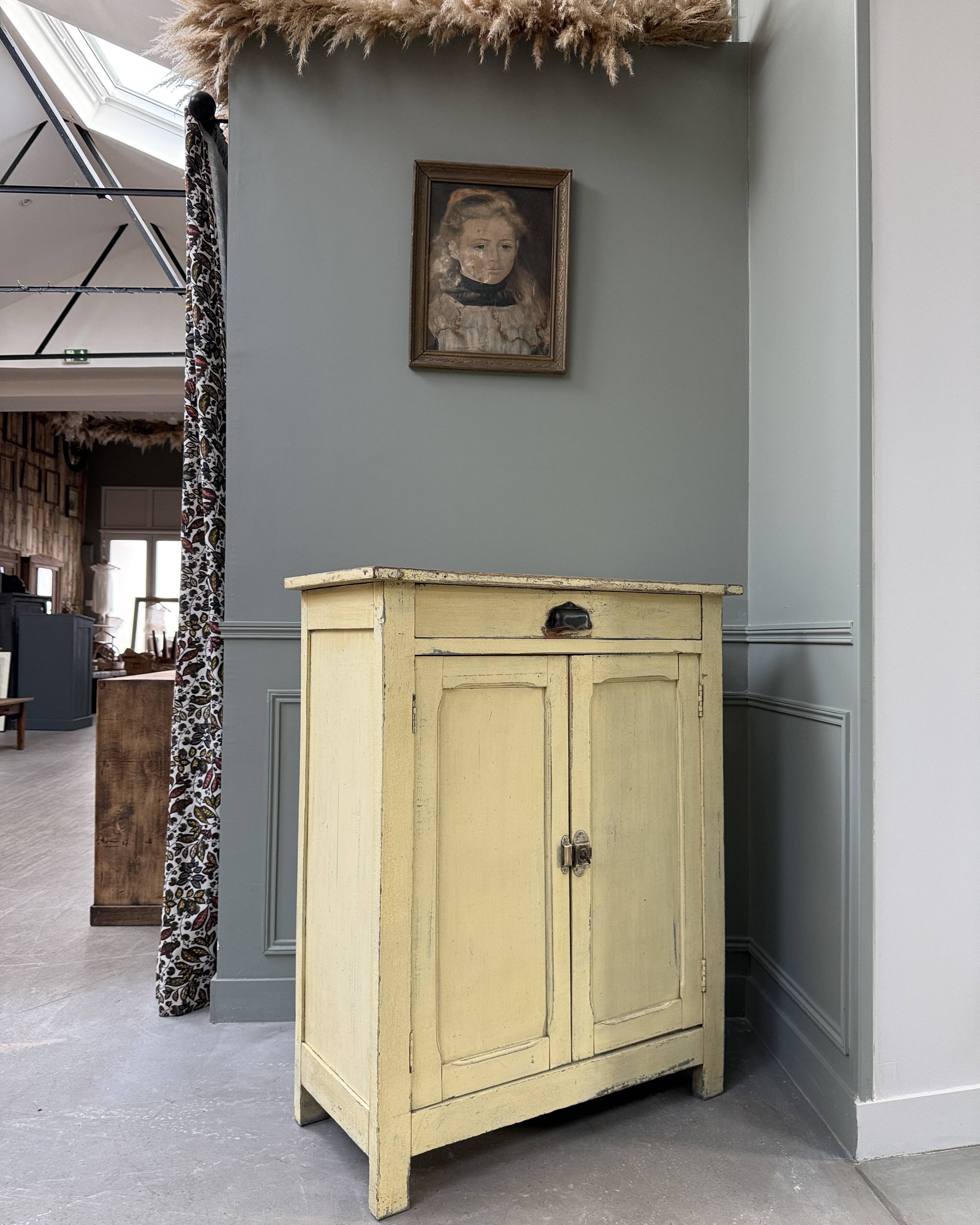 Yellow butter Parisian buffet