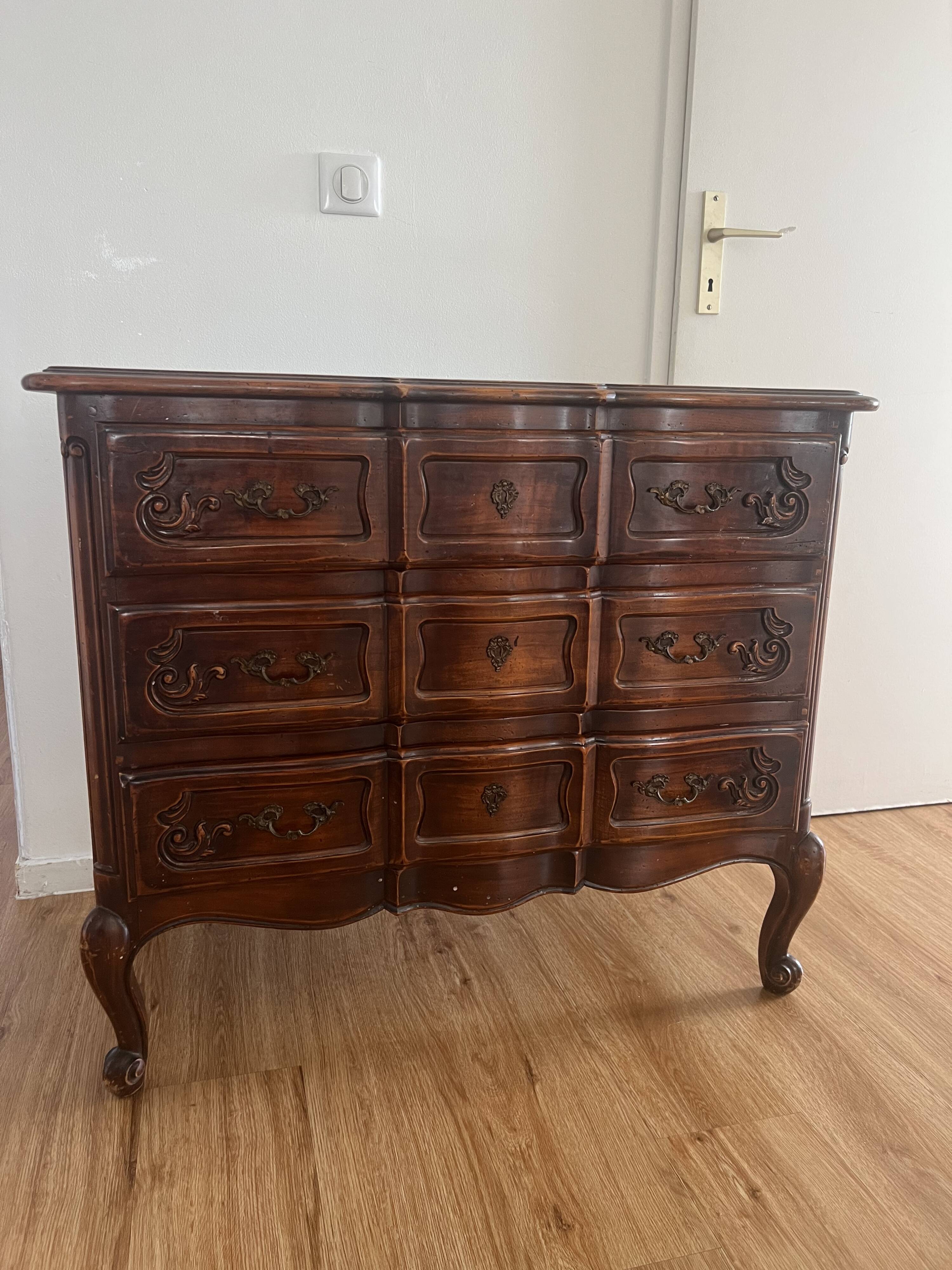 Commode style Louis XV
