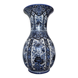 Magnifique vase en porcelaine bleue et blanche de style chinoiserie de Del