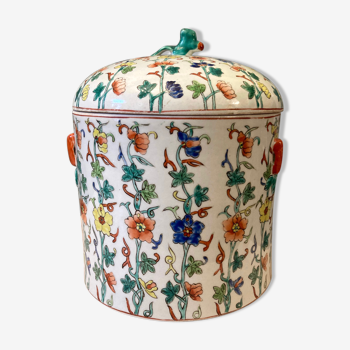 Old porcelain pot says ginger
