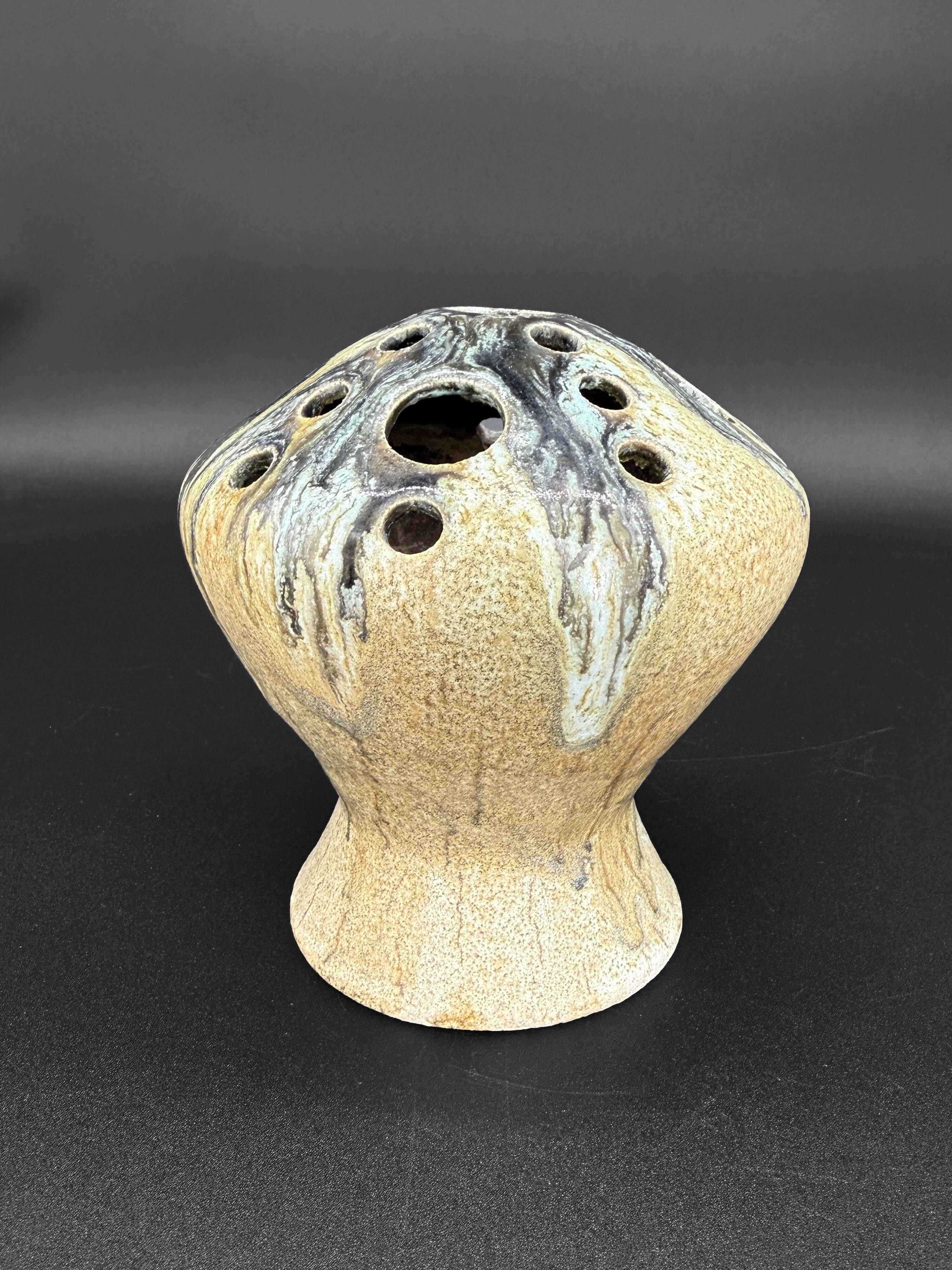 Accolay flower frog in psychedelic glazed ceramic