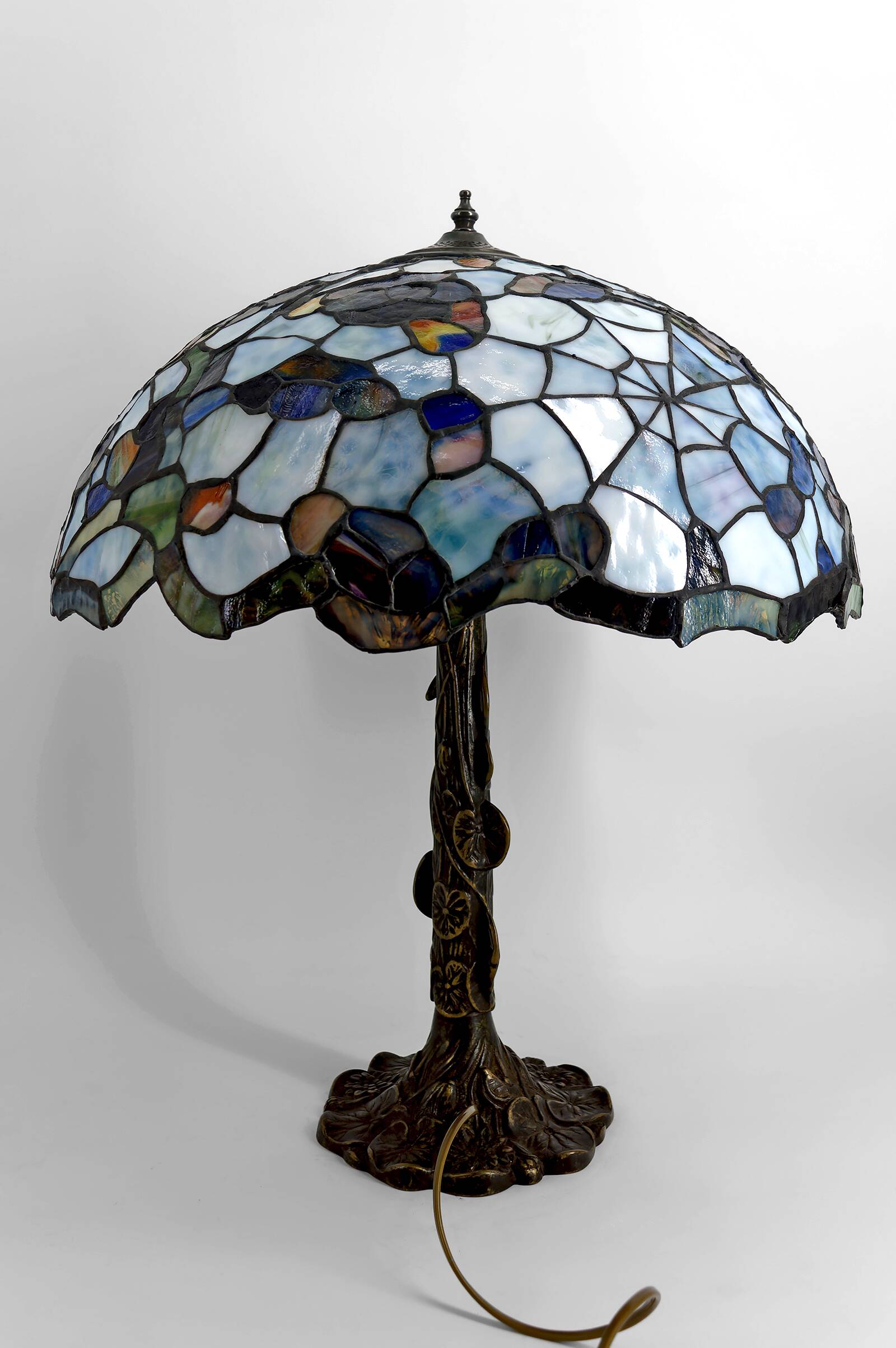 Important Art Nouveau table lamp – Tiffany style, circa 1980