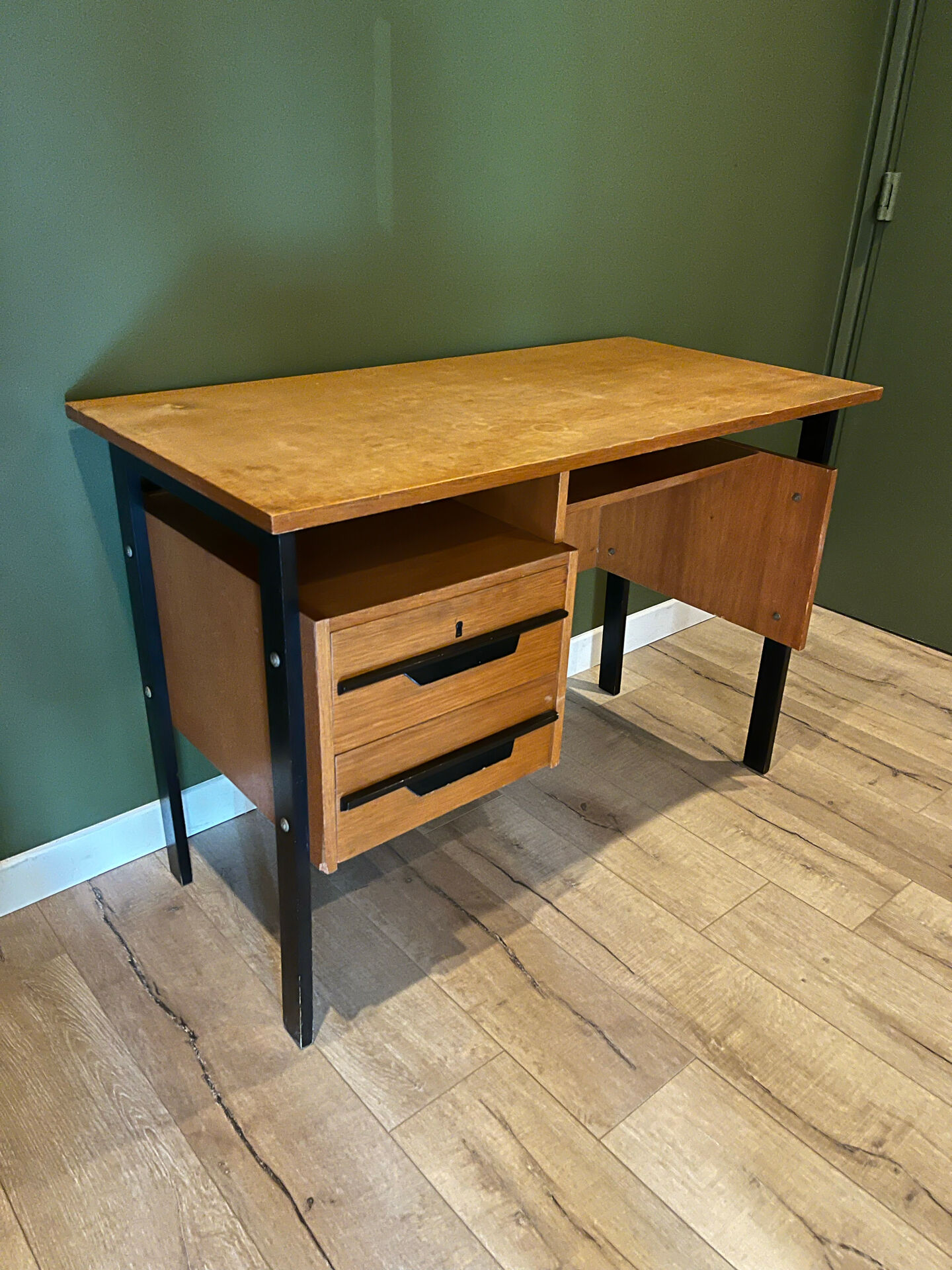 Bureau moderniste bois