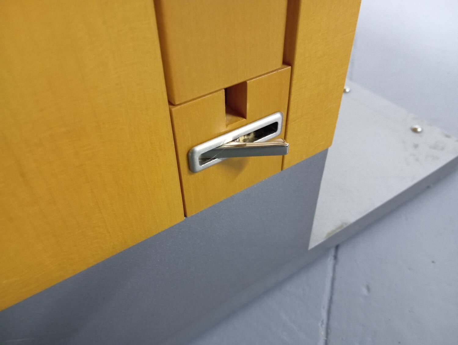 Large Chi Wing Lo designer table for Giorgetti Italy