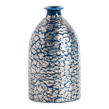 Porcelain vase by Fujii Shumei, 藤井朱明 (1936-2017)