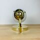 Applique laiton et globe opaline