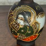 Vase ancien avec cachet satsuma Japon en porcelaine émaillée