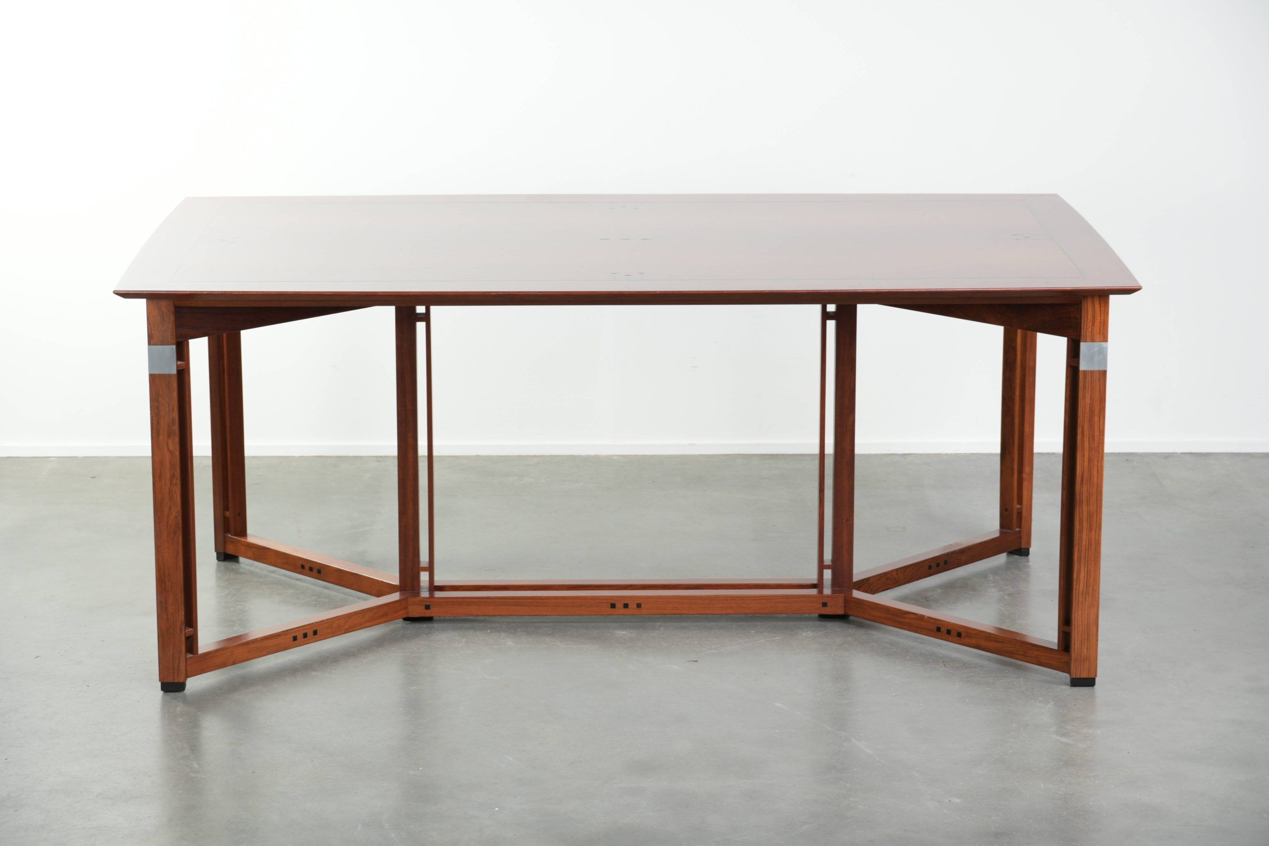 Beautiful Art Deco design dining table for 4 to 6 people