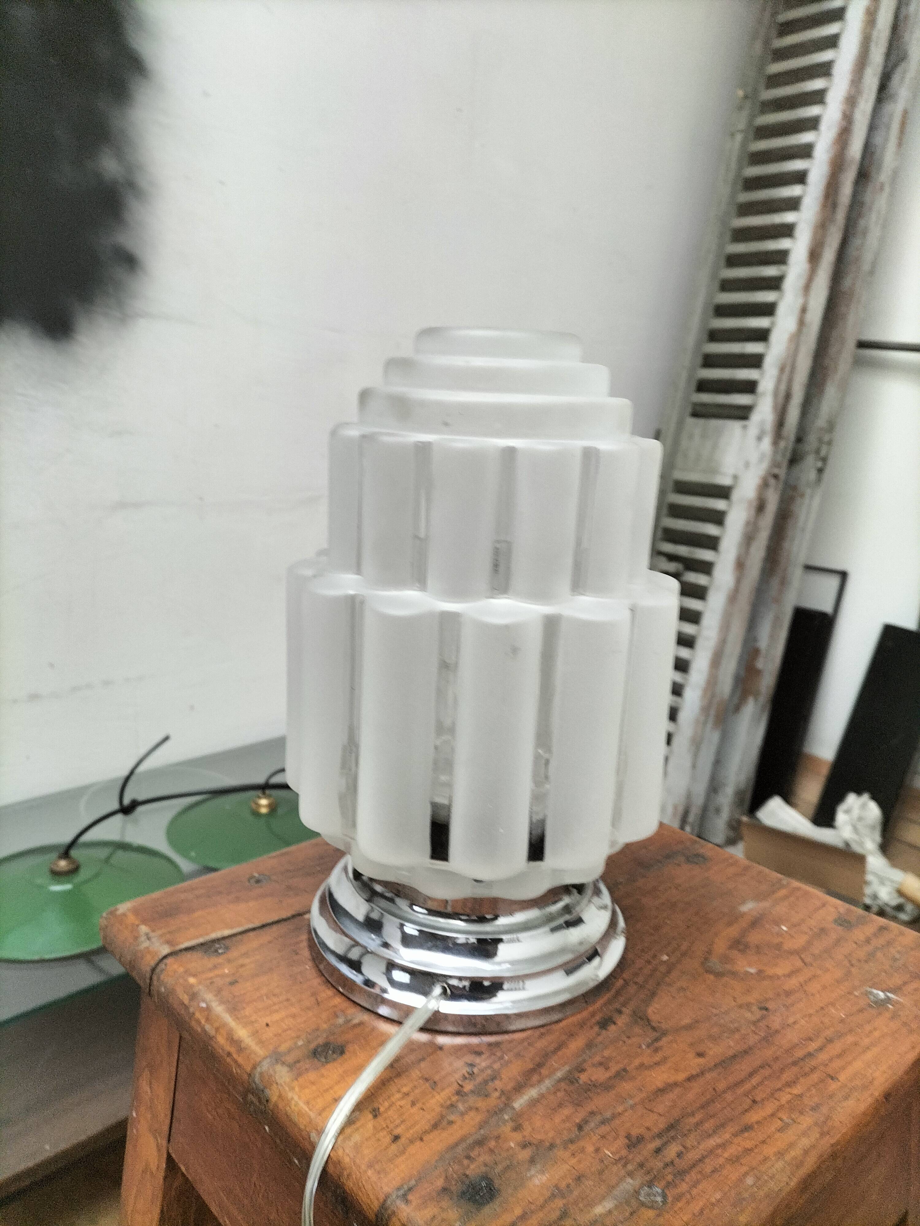 Art deco lamp