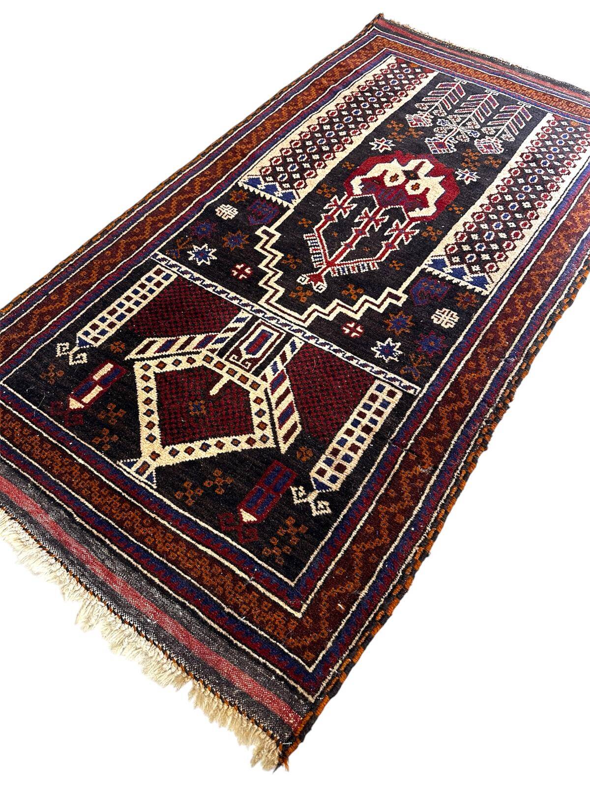 Handmade oriental rug 160cm x 90cm