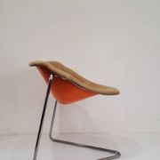 "Pussycat" chair design by Kwok Hoi Chan in leather
