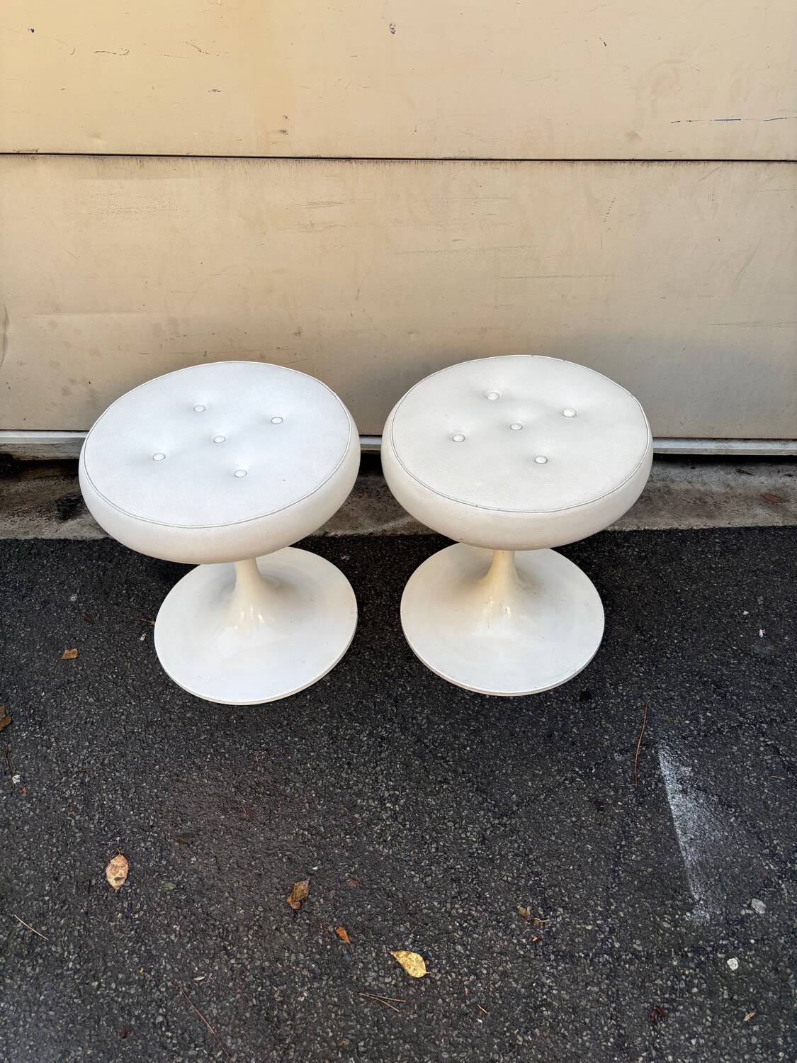 Paire de tabourets pied tulipe années 70’