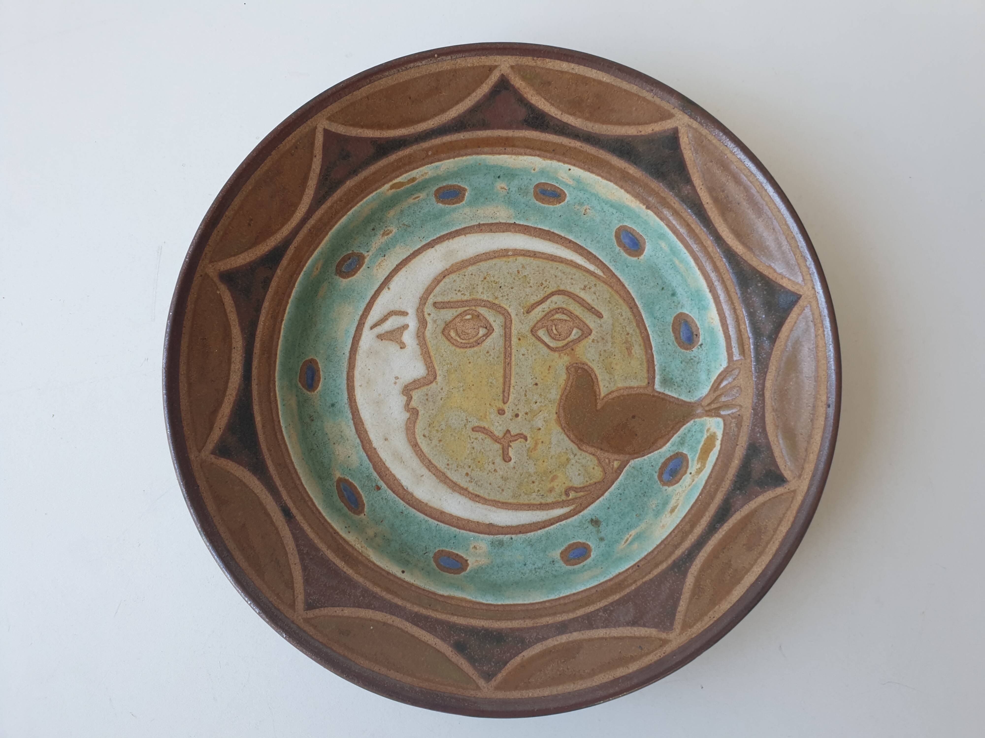 Très belle assiette en céramique Signée Paco Padilla