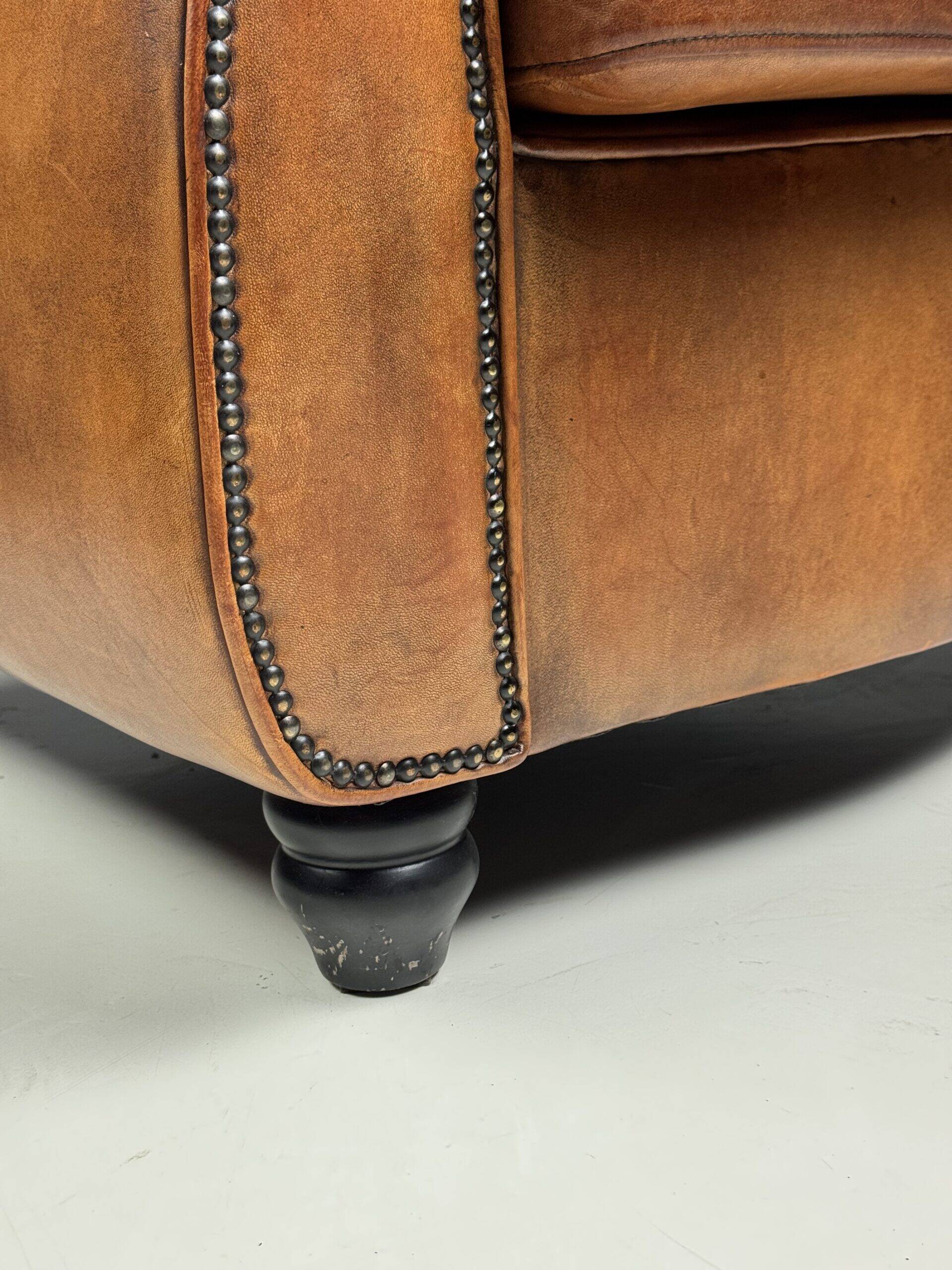 Set of 2 sheepskin club armchairs