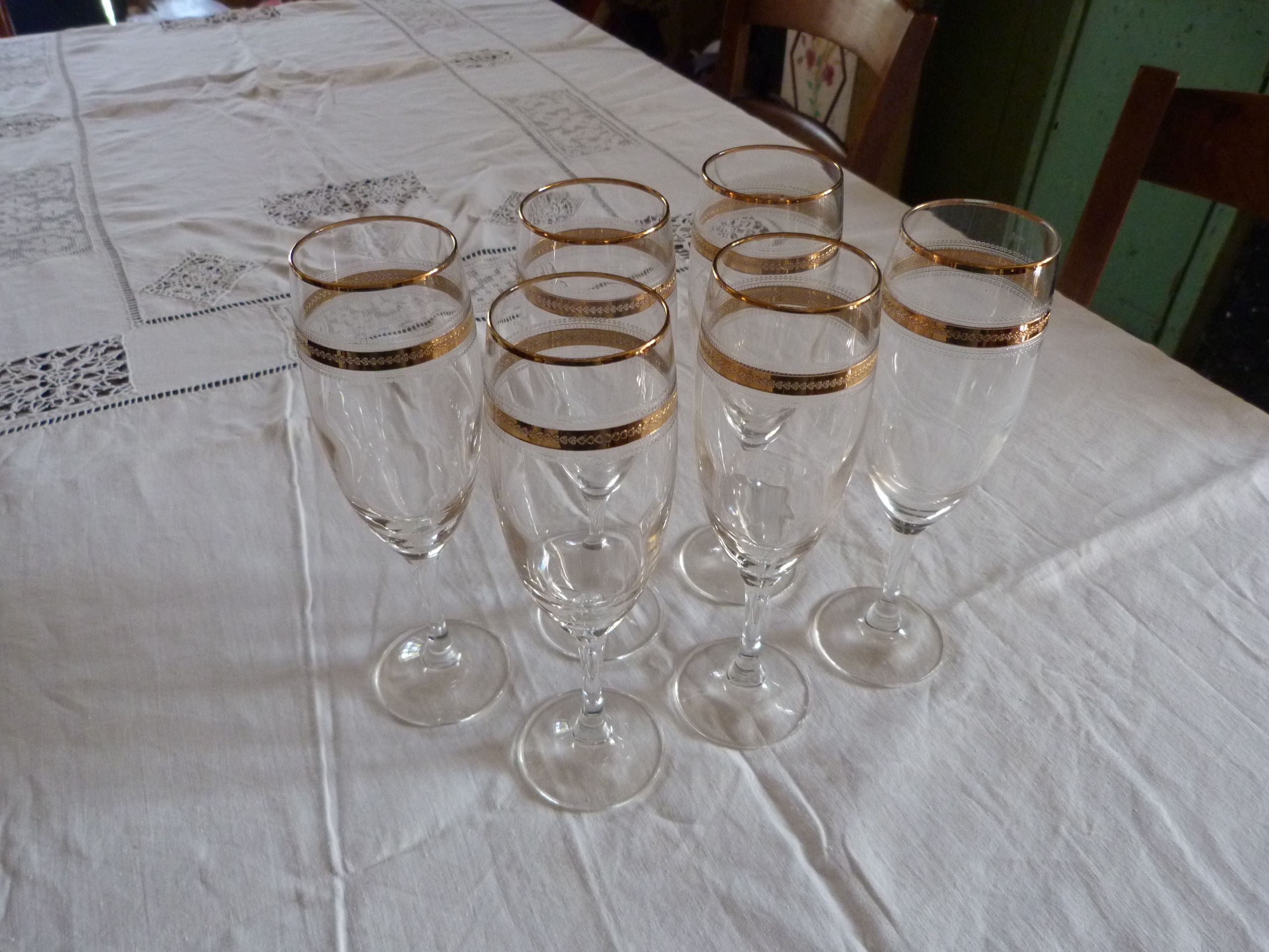 Set of 6 flutes with champagne crystal baccarat filet gold hand engraving