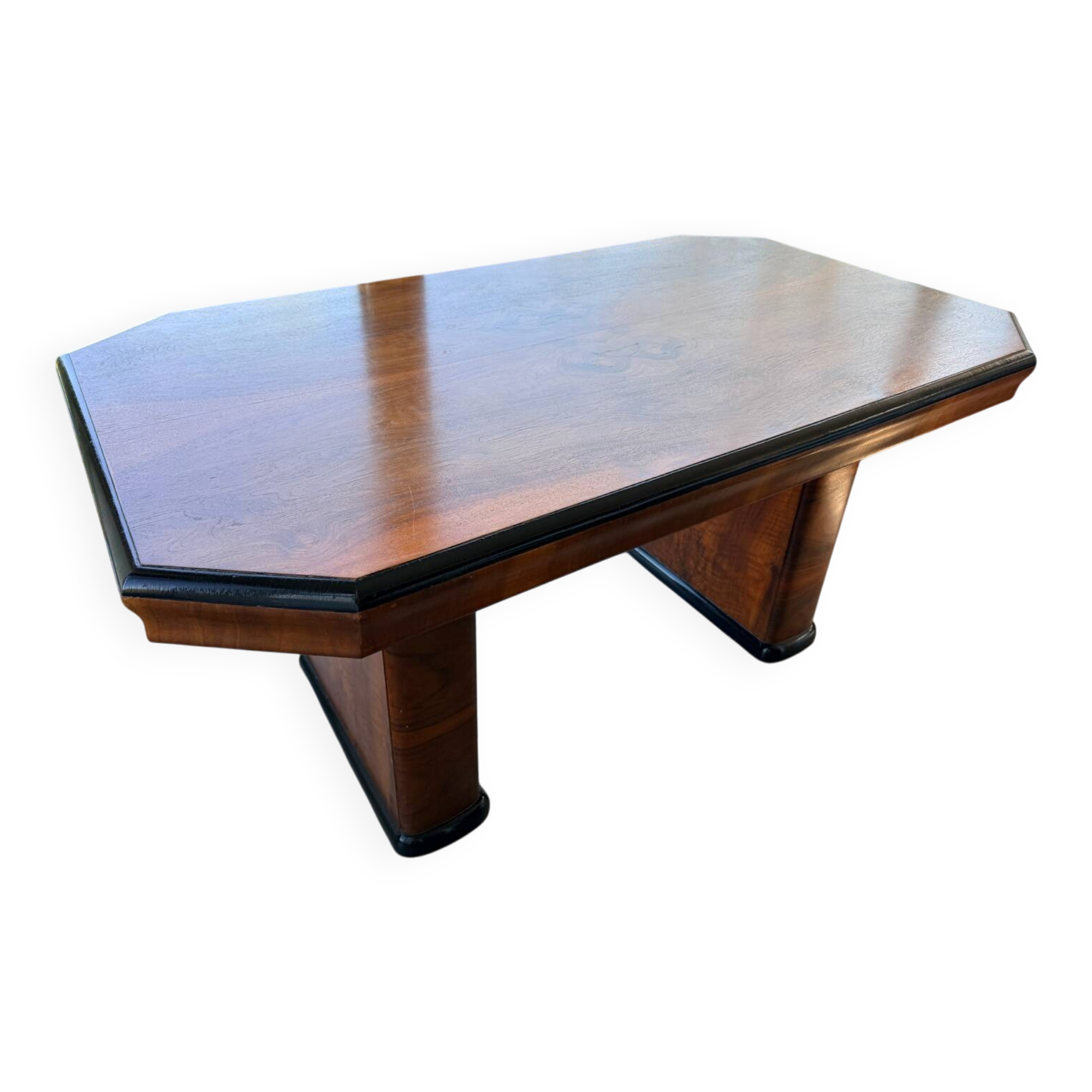 English Art Deco table in flamed walnut – London, 1960