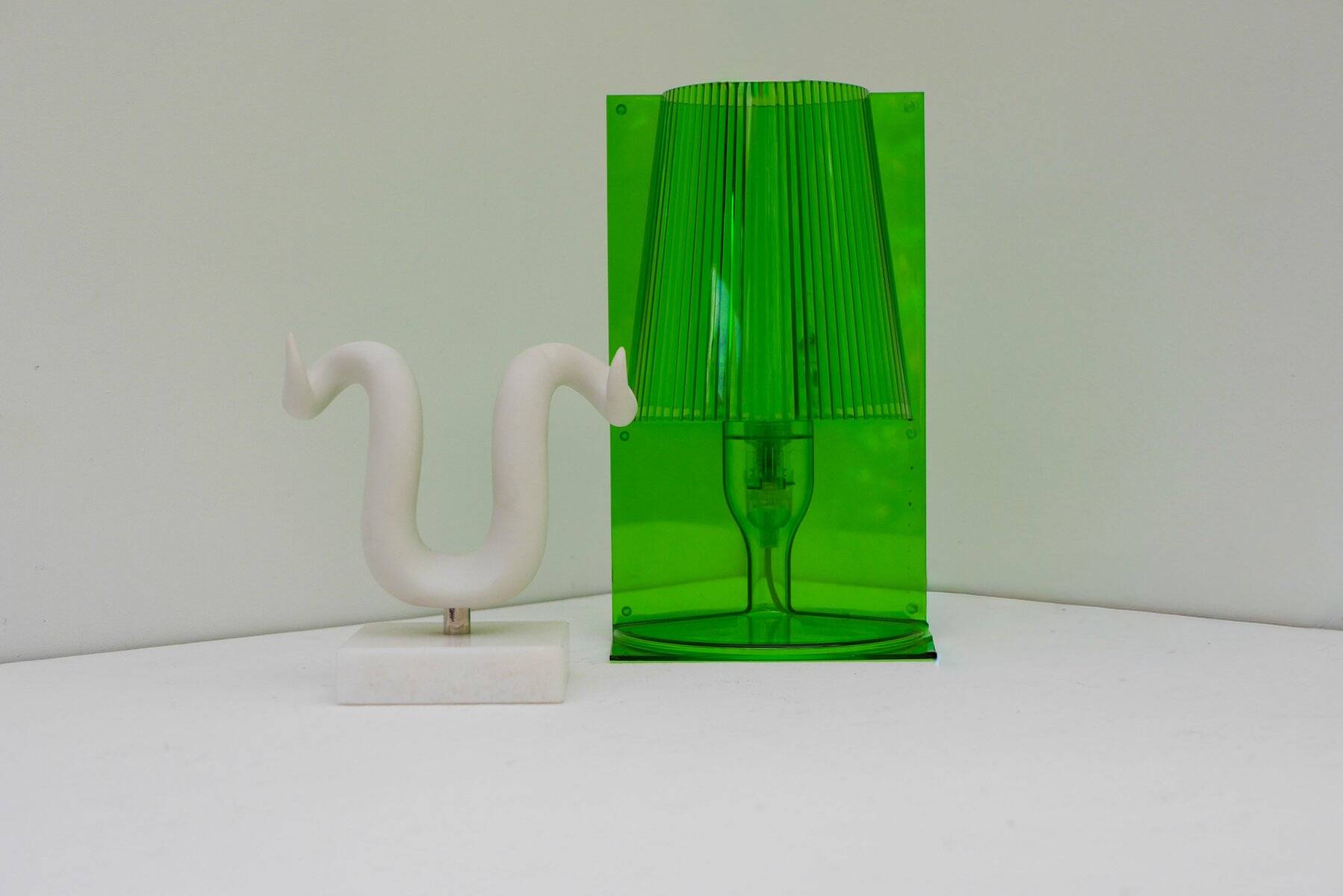 Lampe de table en polycarbonate transparent vert par Ferruccio Laviani pour Kartell, 2003.