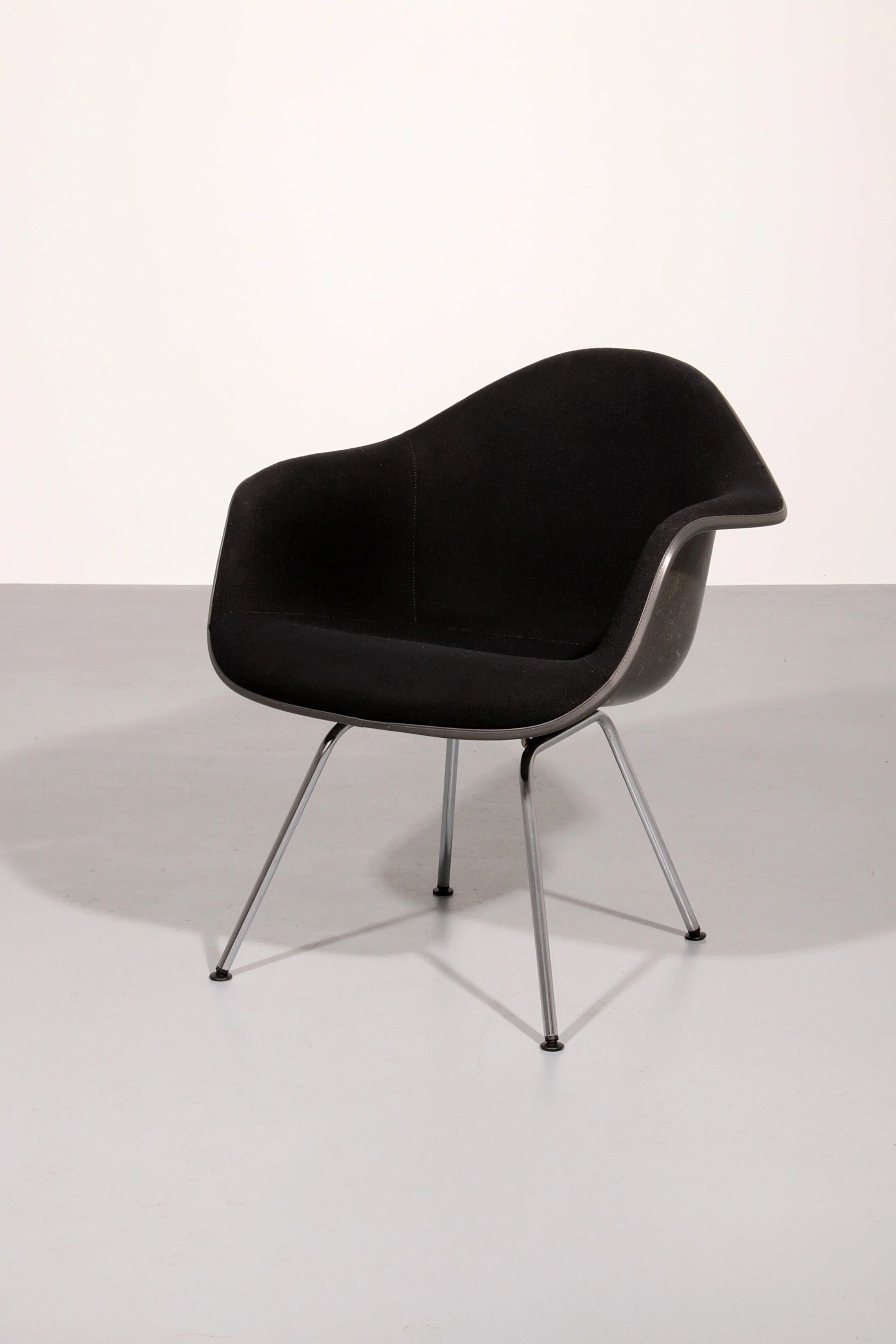 Dining chairs by Charles Eames and Ray Eames Model Dax 1970