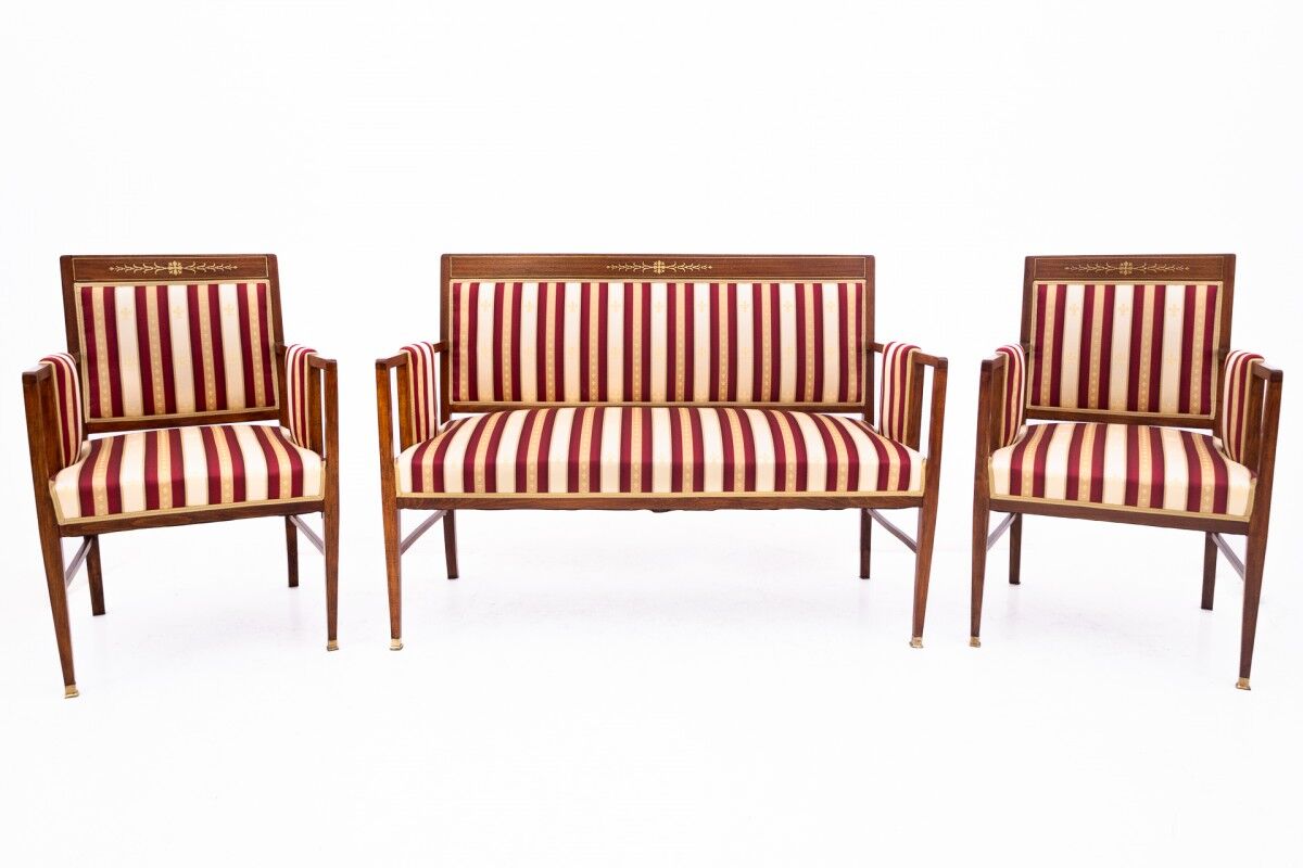 Antique living room set from the end of the 19th century.